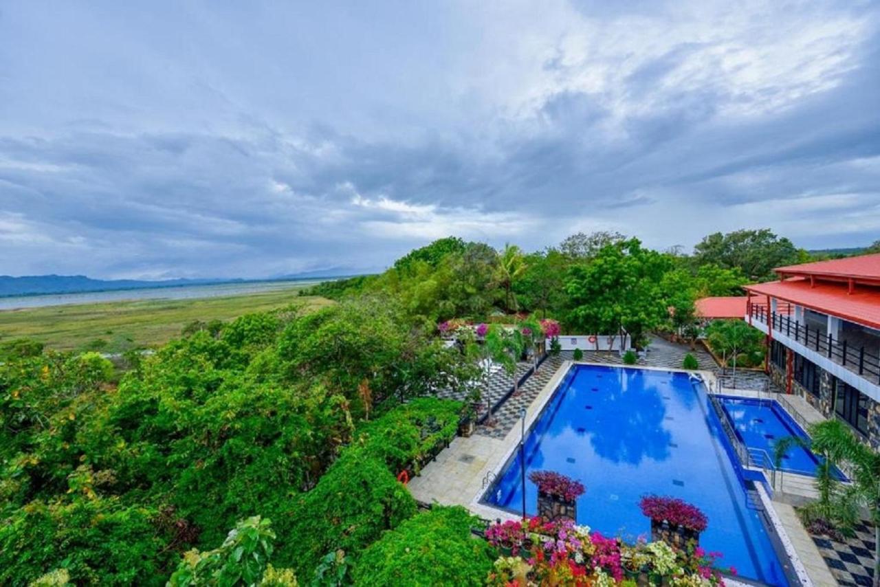 Centauria Wild Hotel Udawalawe Kültér fotó