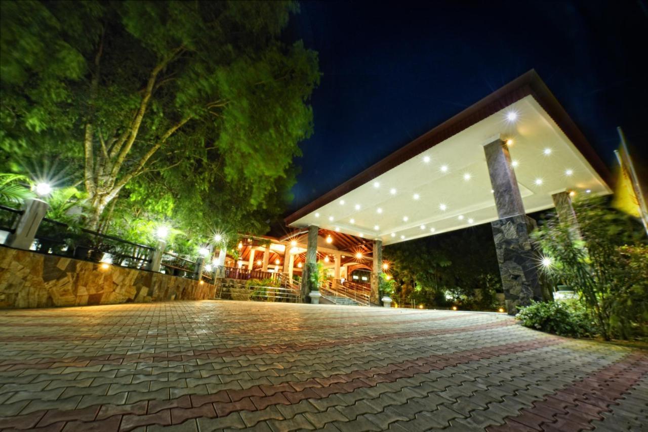 Centauria Wild Hotel Udawalawe Kültér fotó