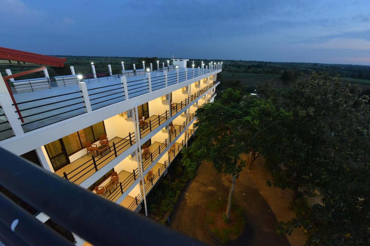 Centauria Wild Hotel Udawalawe Kültér fotó