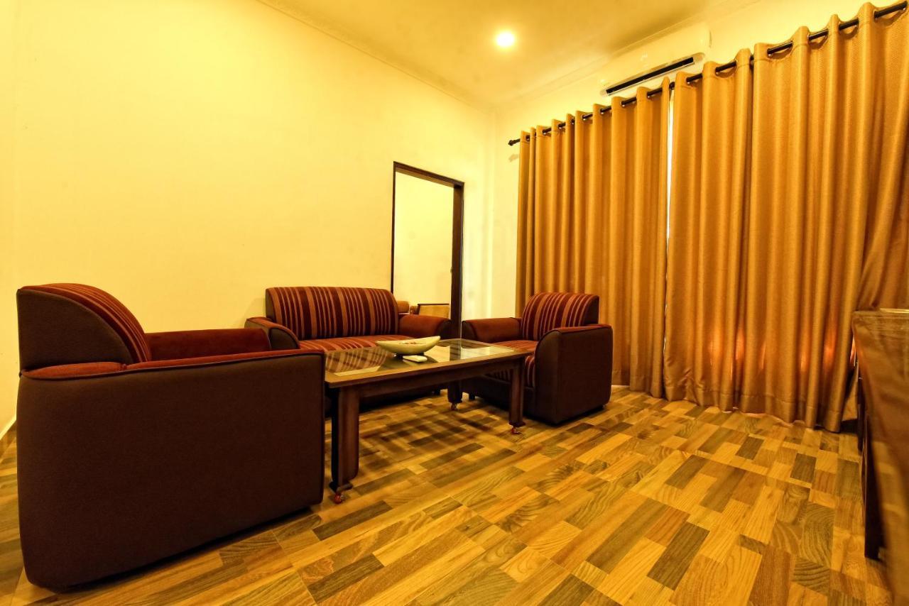 Centauria Wild Hotel Udawalawe Kültér fotó