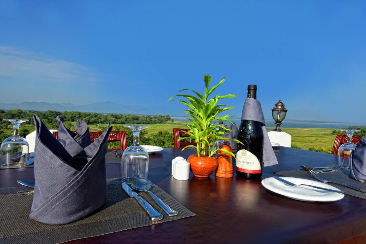 Centauria Wild Hotel Udawalawe Kültér fotó