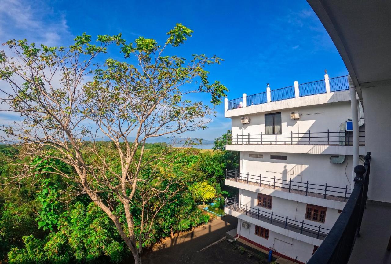 Centauria Wild Hotel Udawalawe Kültér fotó