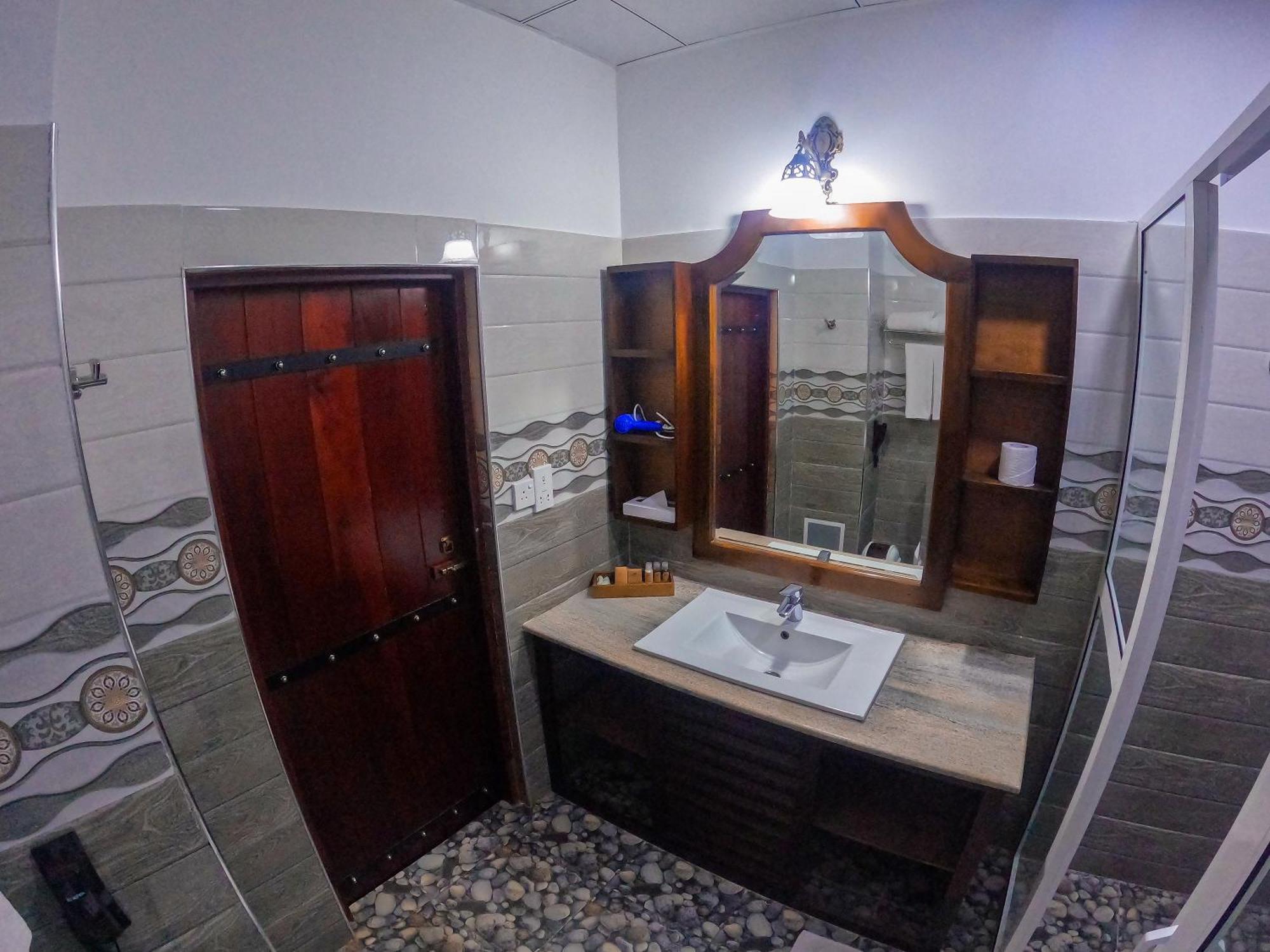 Centauria Wild Hotel Udawalawe Kültér fotó