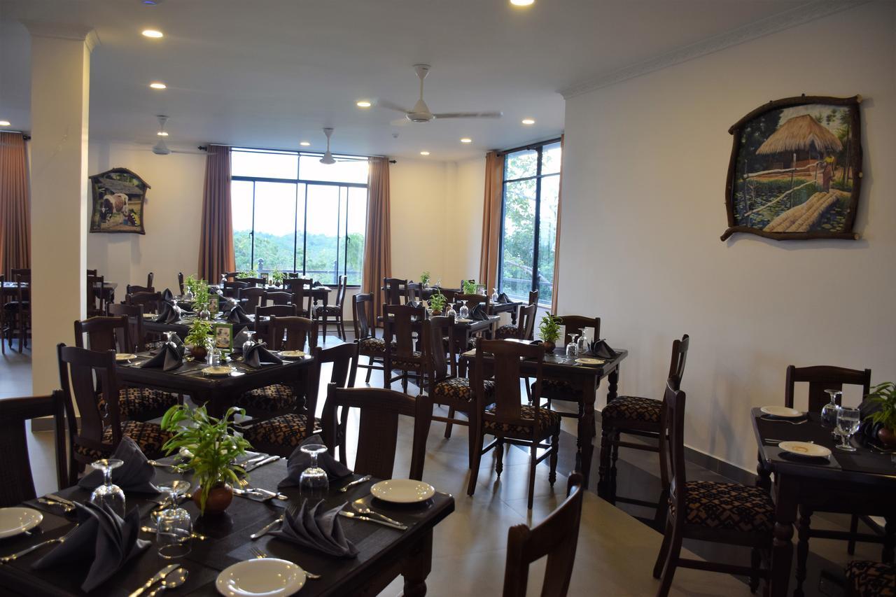 Centauria Wild Hotel Udawalawe Kültér fotó